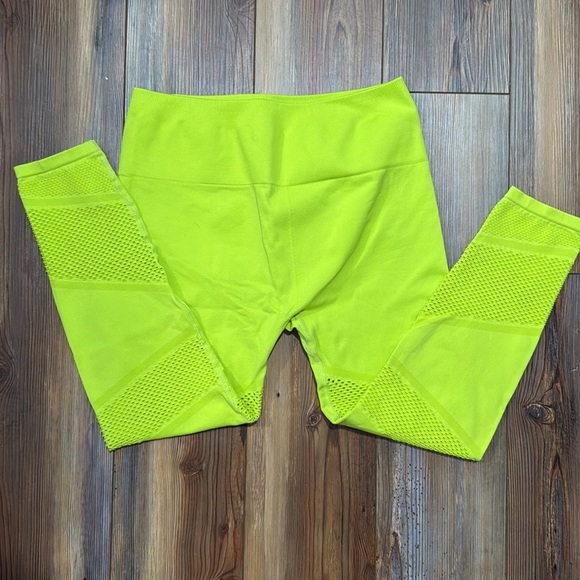 Fabletics Neon 7/8 Mosaic Mesh Leggings - Picture 4 of 6